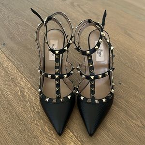 Valentino Rockstud Pumps
